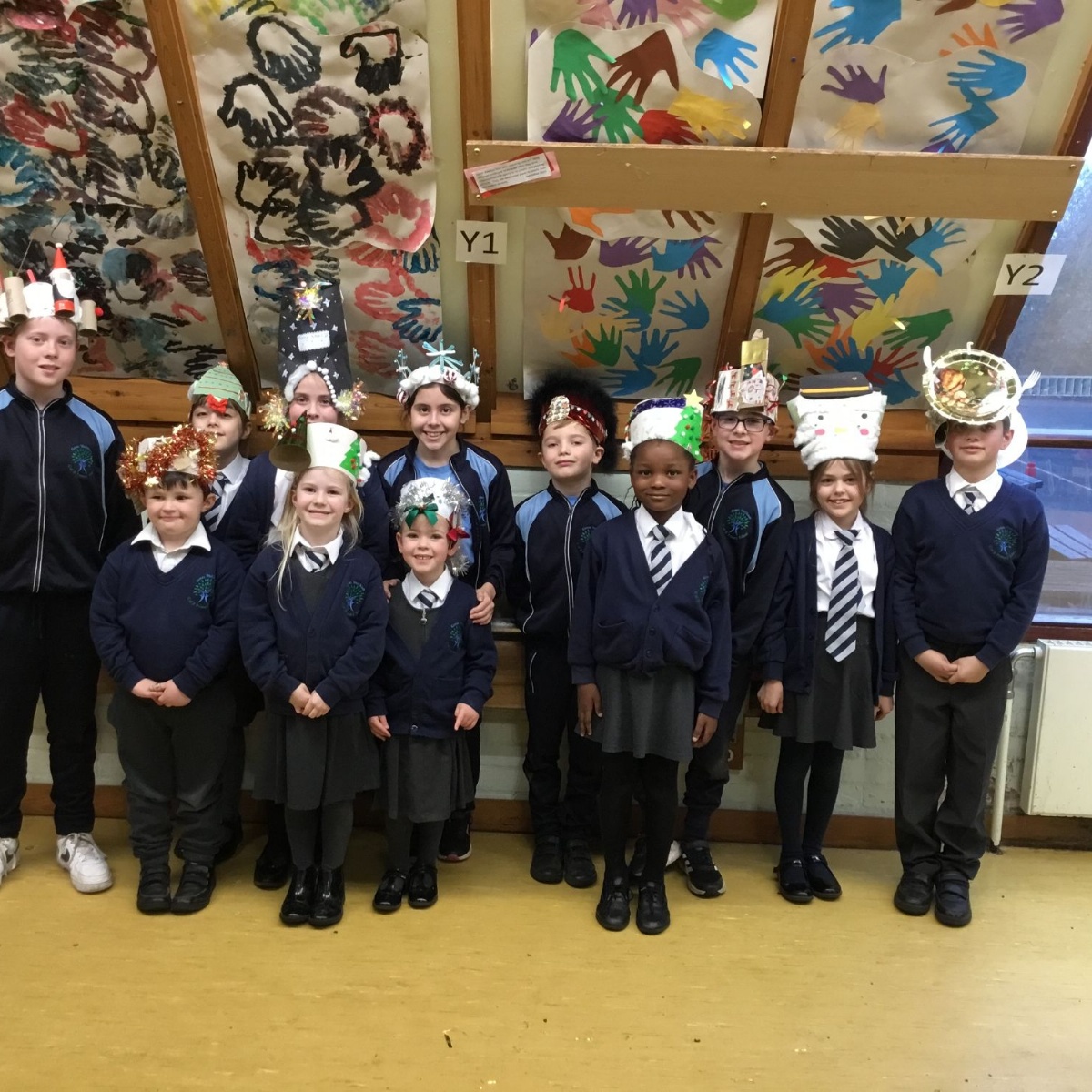 great-waltham-c-of-e-vc-primary-school-christmas-hat-making-parade